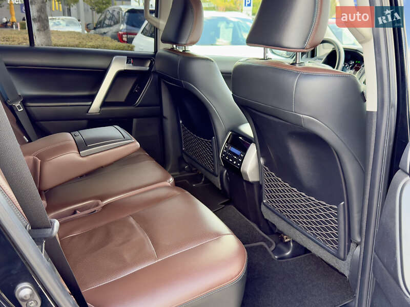 Внедорожник / Кроссовер Toyota Land Cruiser Prado 2020 в Киеве