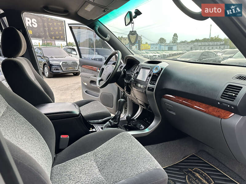 Внедорожник / Кроссовер Toyota Land Cruiser Prado 2005 в Харькове