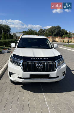 Внедорожник / Кроссовер Toyota Land Cruiser Prado 2018 в 