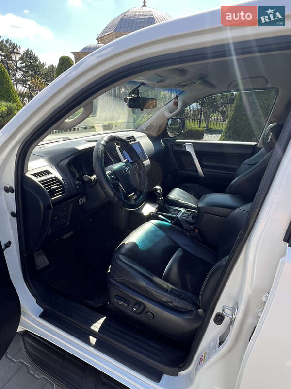 Внедорожник / Кроссовер Toyota Land Cruiser Prado 2018 в Измаиле