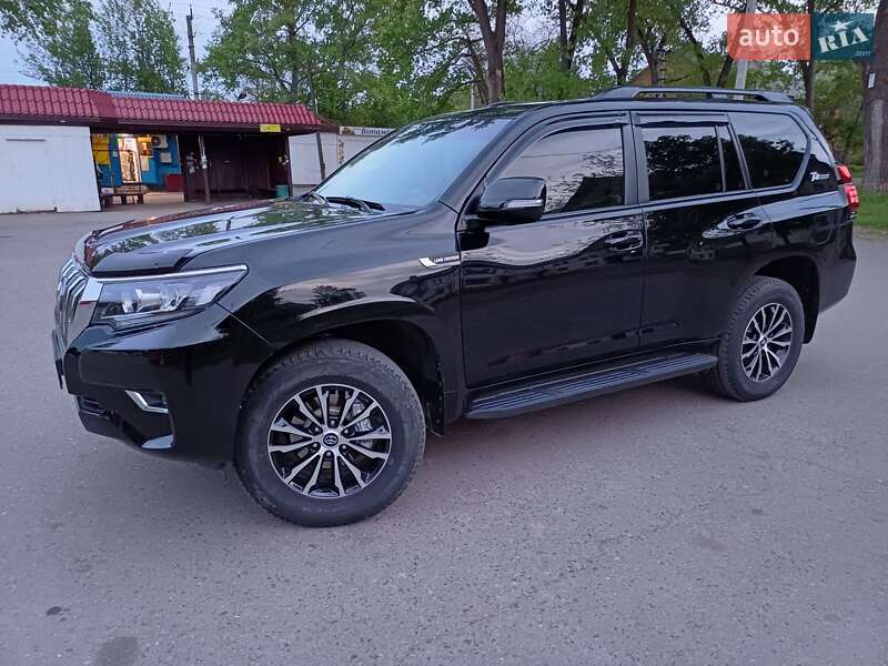 Внедорожник / Кроссовер Toyota Land Cruiser Prado 2010 в Александрие