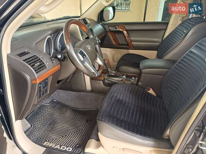Внедорожник / Кроссовер Toyota Land Cruiser Prado 2010 в Александрие