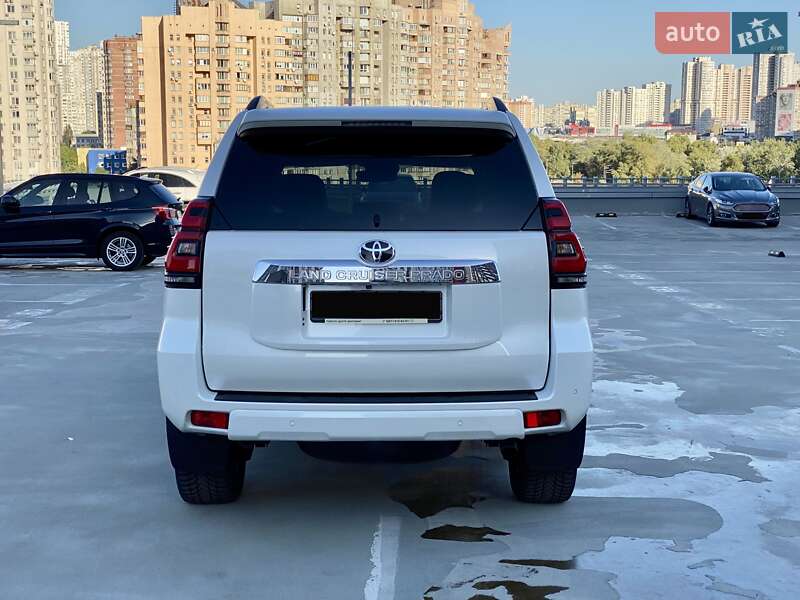 Позашляховик / Кросовер Toyota Land Cruiser Prado 2019 в Києві