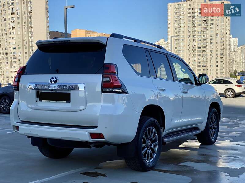 Позашляховик / Кросовер Toyota Land Cruiser Prado 2019 в Києві