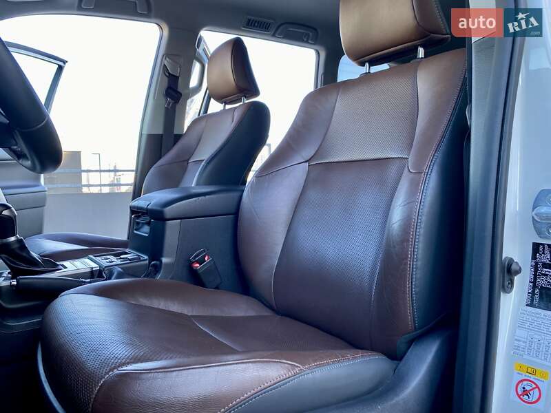 Позашляховик / Кросовер Toyota Land Cruiser Prado 2019 в Києві