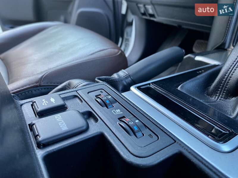 Позашляховик / Кросовер Toyota Land Cruiser Prado 2019 в Києві