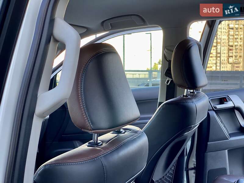 Позашляховик / Кросовер Toyota Land Cruiser Prado 2019 в Києві