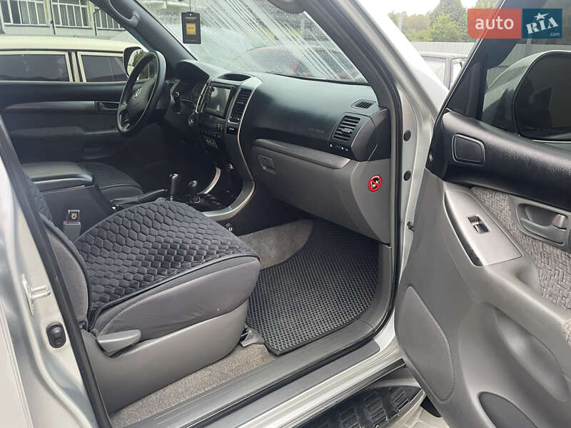 Внедорожник / Кроссовер Toyota Land Cruiser Prado 2004 в Львове