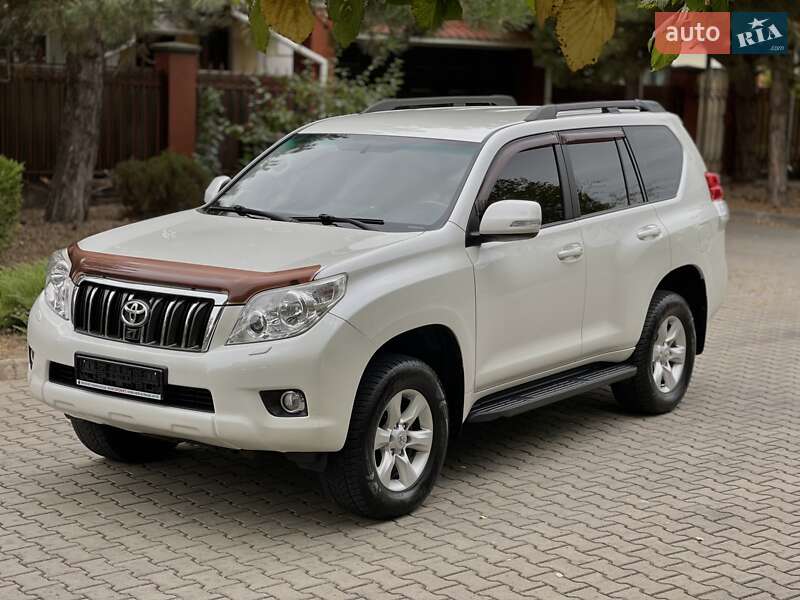 Toyota Land Cruiser Prado 2011