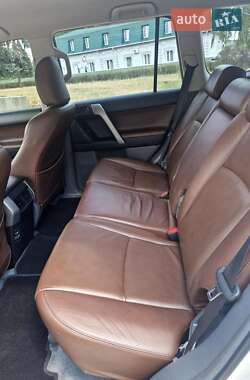Внедорожник / Кроссовер Toyota Land Cruiser Prado 2012 в 