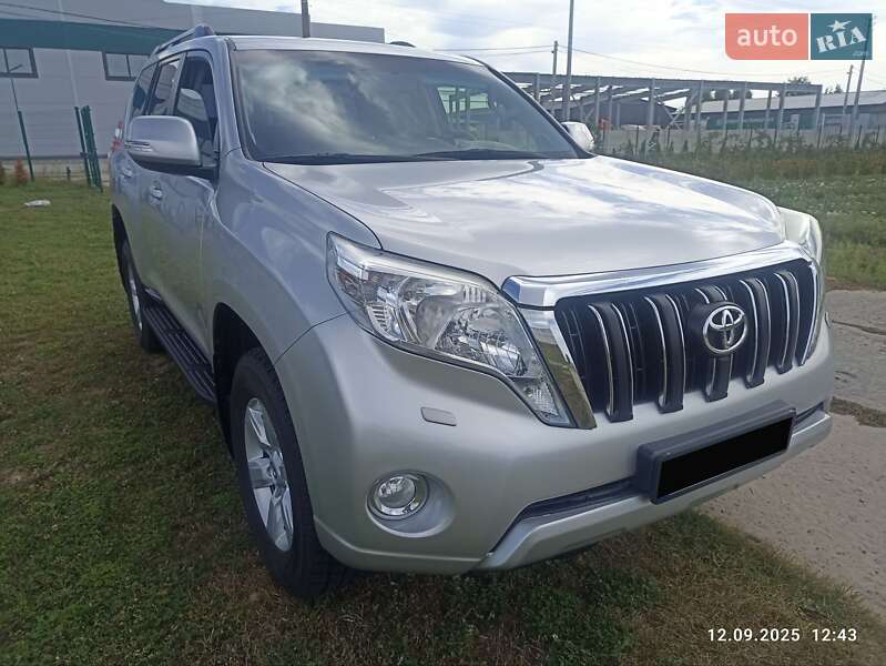 Позашляховик / Кросовер Toyota Land Cruiser Prado 2015 в Києві