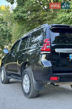 Внедорожник / Кроссовер Toyota Land Cruiser Prado 2015 в 