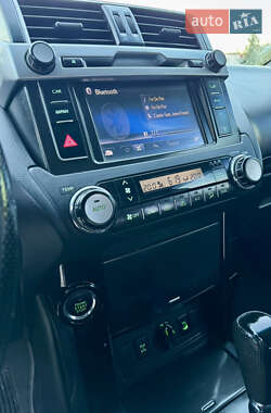 Внедорожник / Кроссовер Toyota Land Cruiser Prado 2015 в 