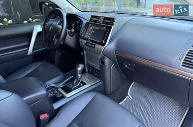 Внедорожник / Кроссовер Toyota Land Cruiser Prado 2021 в 