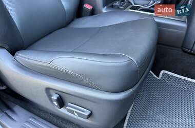 Внедорожник / Кроссовер Toyota Land Cruiser Prado 2021 в 