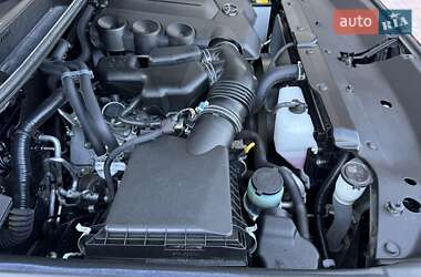 Внедорожник / Кроссовер Toyota Land Cruiser Prado 2021 в 