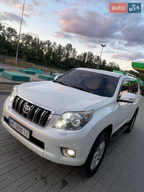 Внедорожник / Кроссовер Toyota Land Cruiser Prado 2010 в Днепре