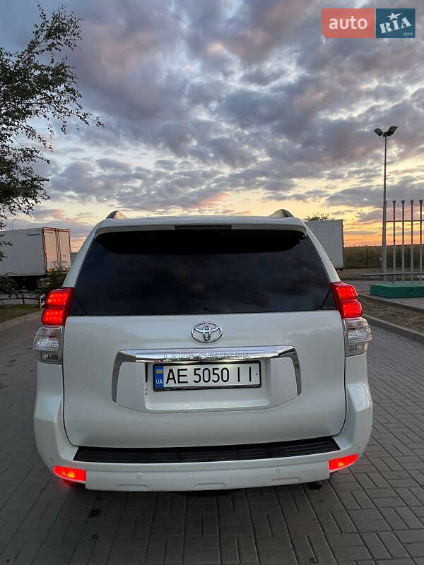 Внедорожник / Кроссовер Toyota Land Cruiser Prado 2010 в Днепре