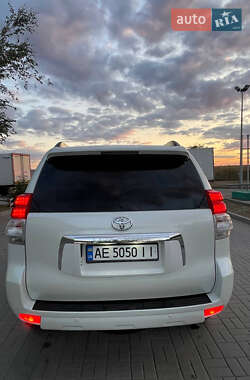 Внедорожник / Кроссовер Toyota Land Cruiser Prado 2010 в 