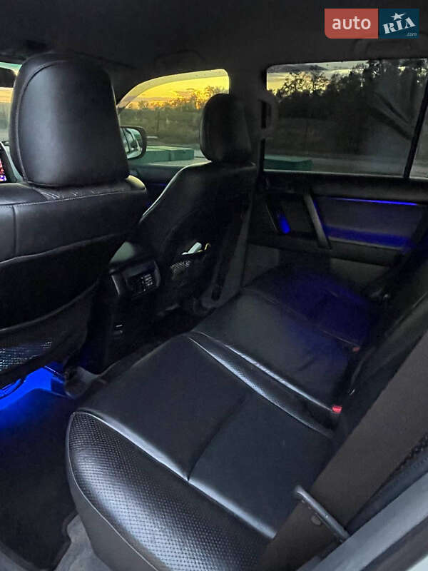 Внедорожник / Кроссовер Toyota Land Cruiser Prado 2010 в Днепре