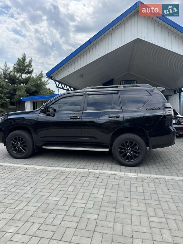 Внедорожник / Кроссовер Toyota Land Cruiser Prado 2020 в Днепре