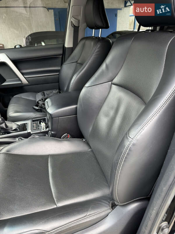 Внедорожник / Кроссовер Toyota Land Cruiser Prado 2020 в Днепре