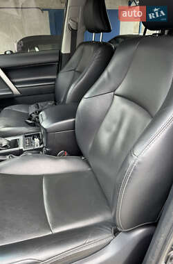 Внедорожник / Кроссовер Toyota Land Cruiser Prado 2020 в 