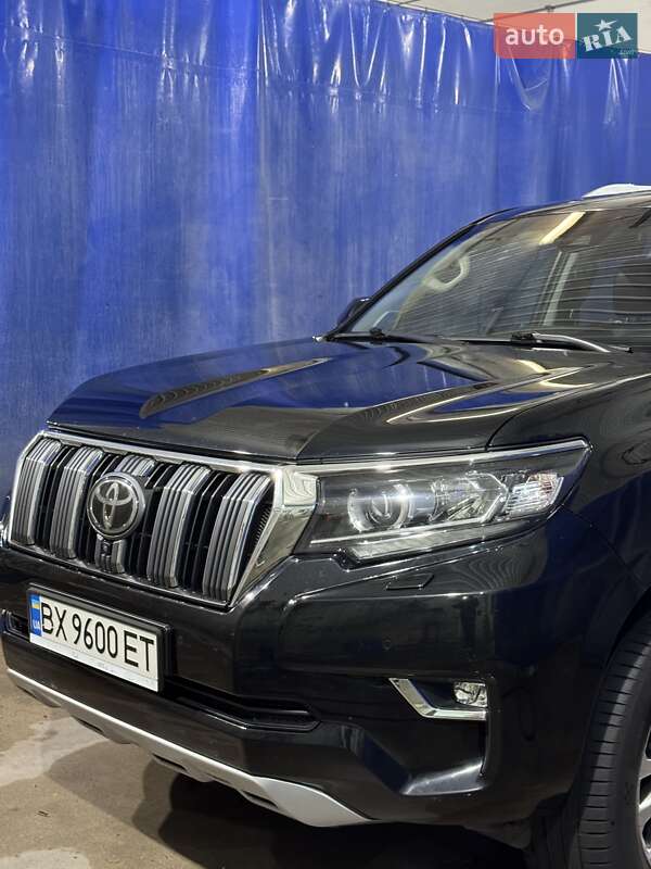 Внедорожник / Кроссовер Toyota Land Cruiser Prado 2019 в Хмельницком
