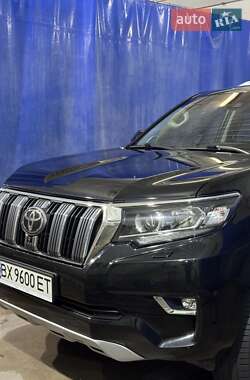Внедорожник / Кроссовер Toyota Land Cruiser Prado 2019 в 