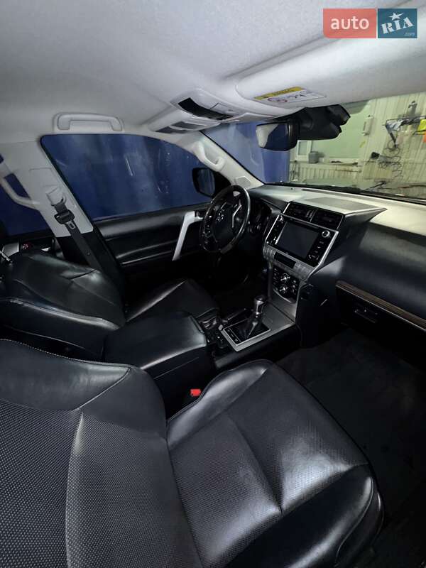 Внедорожник / Кроссовер Toyota Land Cruiser Prado 2019 в Хмельницком