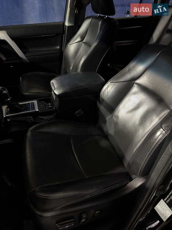 Внедорожник / Кроссовер Toyota Land Cruiser Prado 2019 в Хмельницком