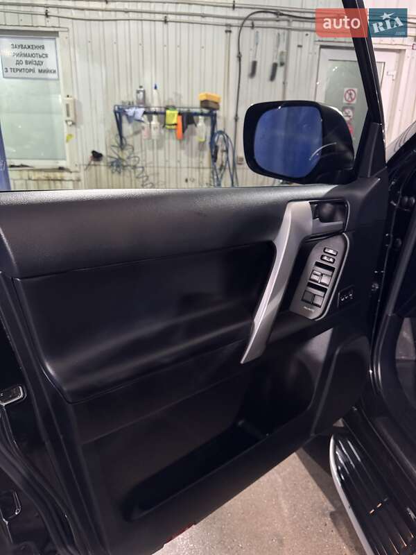 Внедорожник / Кроссовер Toyota Land Cruiser Prado 2019 в Хмельницком