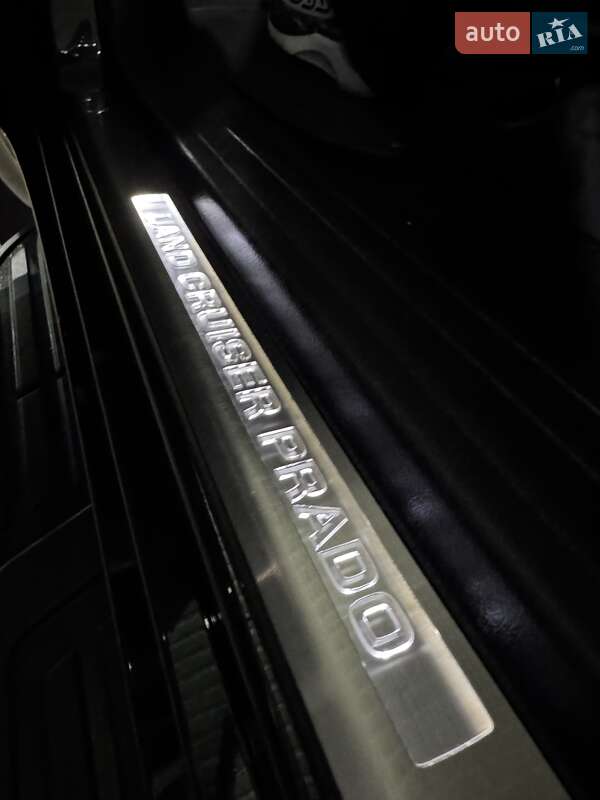 Внедорожник / Кроссовер Toyota Land Cruiser Prado 2019 в Хмельницком