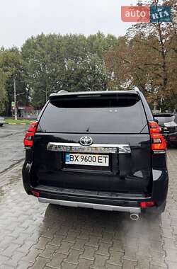 Внедорожник / Кроссовер Toyota Land Cruiser Prado 2019 в 
