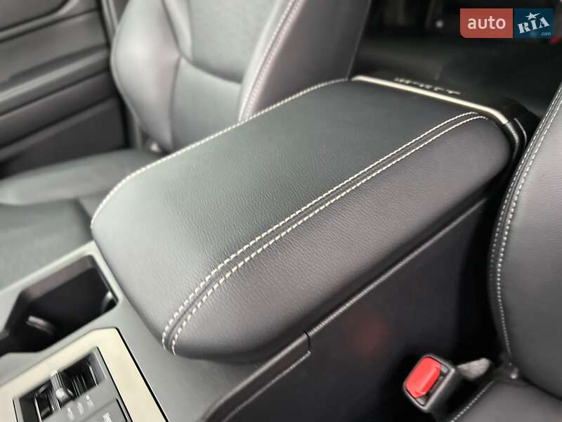 Позашляховик / Кросовер Toyota Land Cruiser Prado 2024 в Києві