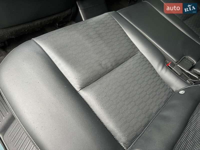 Позашляховик / Кросовер Toyota Land Cruiser Prado 2024 в Києві