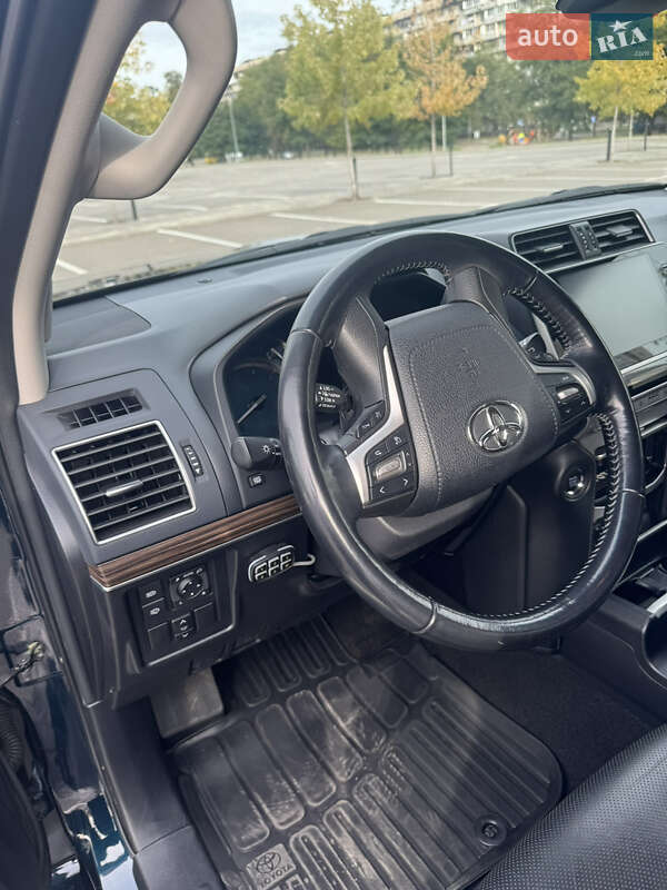 Внедорожник / Кроссовер Toyota Land Cruiser Prado 2019 в Киеве