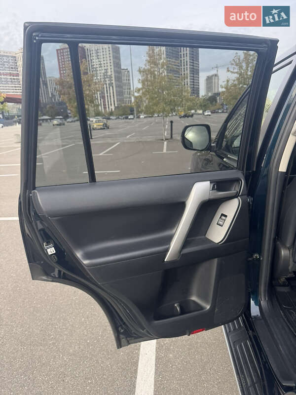 Внедорожник / Кроссовер Toyota Land Cruiser Prado 2019 в Киеве