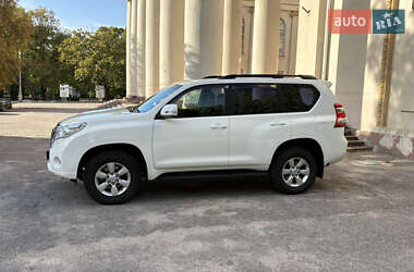 Внедорожник / Кроссовер Toyota Land Cruiser Prado 2017 в 