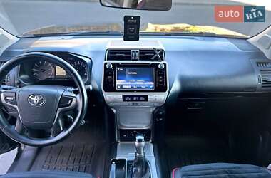 Внедорожник / Кроссовер Toyota Land Cruiser Prado 2018 в 