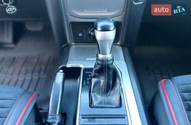 Внедорожник / Кроссовер Toyota Land Cruiser Prado 2018 в 