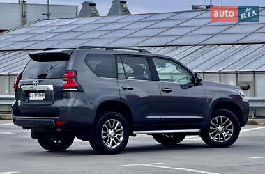 Позашляховик / Кросовер Toyota Land Cruiser Prado 2018 в 