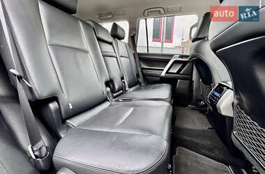 Позашляховик / Кросовер Toyota Land Cruiser Prado 2018 в 