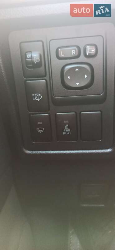 Внедорожник / Кроссовер Toyota Land Cruiser Prado 2011 в Черновцах