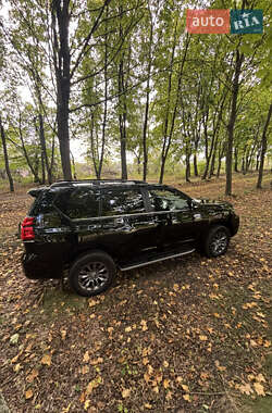 Внедорожник / Кроссовер Toyota Land Cruiser Prado 2020 в 