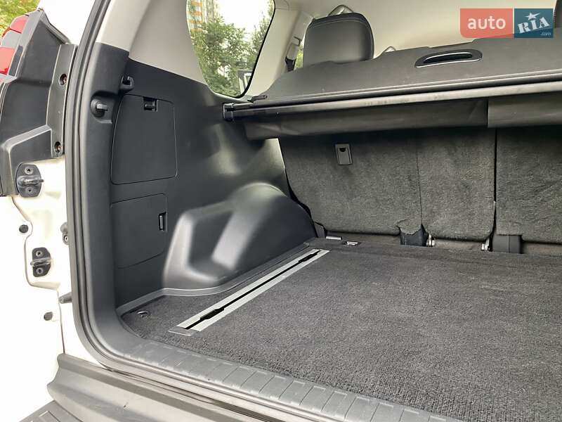 Внедорожник / Кроссовер Toyota Land Cruiser Prado 2019 в Киеве