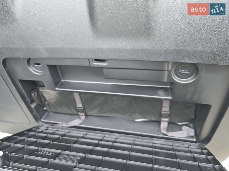 Позашляховик / Кросовер Toyota Land Cruiser Prado 2014 в Києві фото 27 Позашляховик / Кросовер Toyota Land Cruiser Prado 2014 в Києві