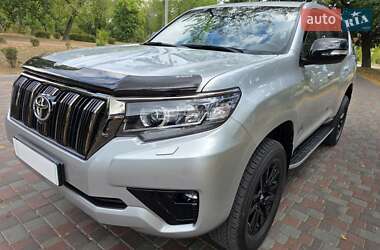 Позашляховик / Кросовер Toyota Land Cruiser Prado 2022 в 