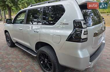 Позашляховик / Кросовер Toyota Land Cruiser Prado 2022 в 