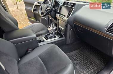 Позашляховик / Кросовер Toyota Land Cruiser Prado 2022 в 